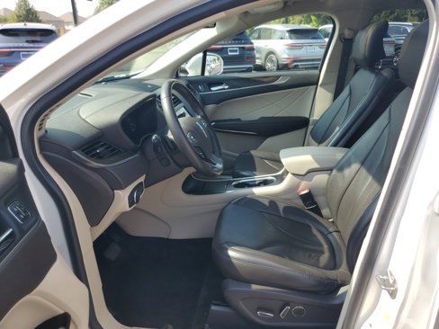 Used 2019 Lincoln MKC Reserve image 12