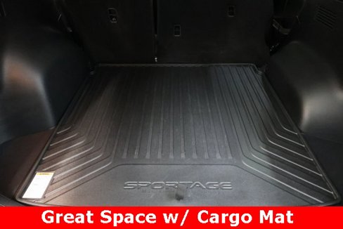 Used 2025 Kia Sportage LX image 32