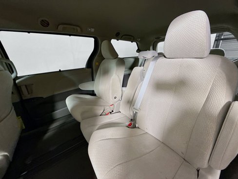 Used 2012 Toyota Sienna LE image 21