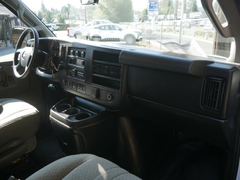 Used 2018 Chevrolet Express 2500 image 19