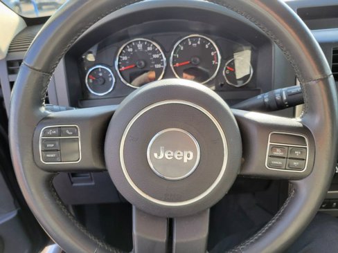 Used 2012 Jeep Liberty Sport image 27