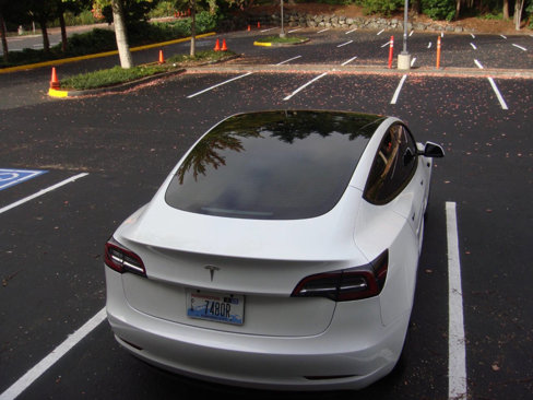 Used 2023 Tesla Model 3 Standard Range image 8