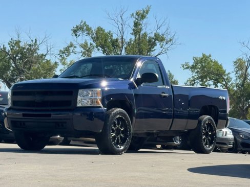 Used 2010 Chevrolet Silverado 1500 W/T image 2
