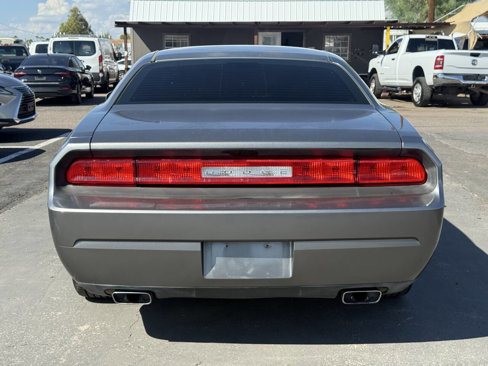 Used 2012 Dodge Challenger SXT image 9