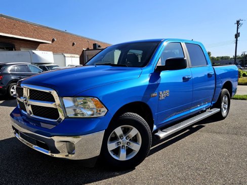Used 2021 RAM 1500 Classic SLT w/ Electronics Group image 3