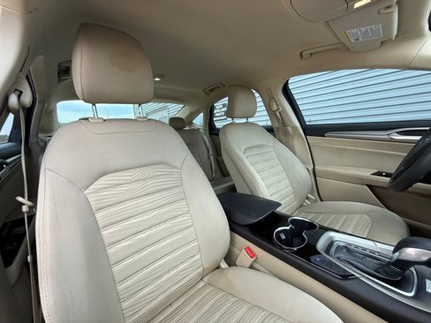 Used 2016 Ford Fusion SE image 33