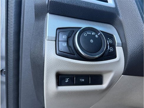 Used 2013 Ford Explorer XLT image 26