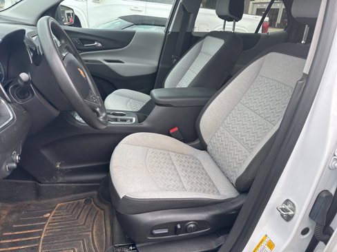 Used 2024 Chevrolet Equinox LS w/ LS Convenience Package image 2