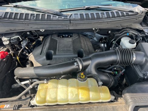 Used 2019 Ford Expedition XLT w/ Equipment Group 202A image 8