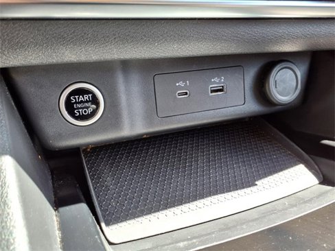 Used 2023 Nissan Rogue SV image 16