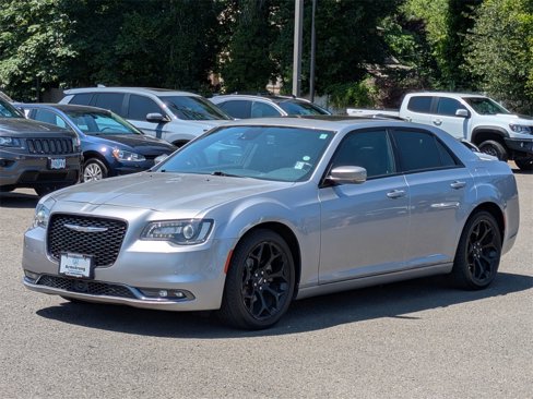 Used 2018 Chrysler 300 S w/ 300S Premium Group image 9