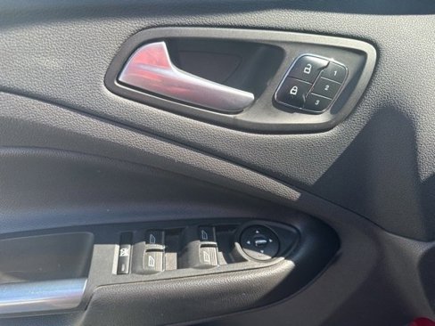 Used 2016 Ford Escape Titanium image 4