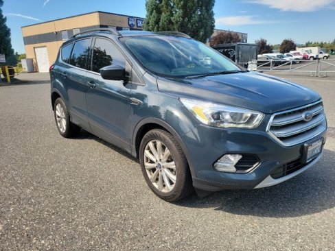 Used 2019 Ford Escape SEL image 2