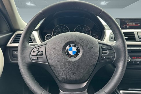 Used 2015 BMW 320i Sedan image 17
