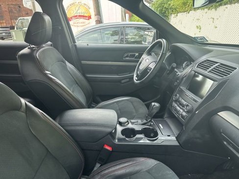 Used 2019 Ford Explorer XLT w/ Equipment Group 202A image 13