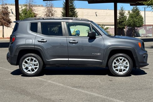 Used 2022 Jeep Renegade Latitude image 8