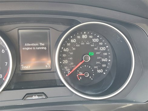 Used 2021 Volkswagen Tiguan SE image 23