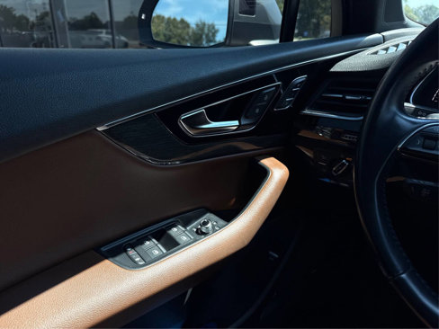 Used 2017 Audi Q7 3.0T Prestige image 54