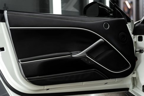 Used 2015 Ferrari F12 Berlinetta image 32