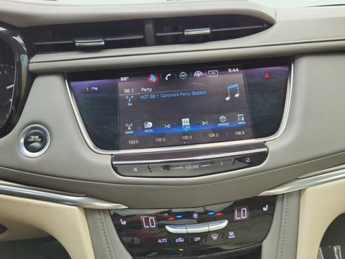 Used 2017 Cadillac XT5 Luxury w/ Driver Awareness Package image 31