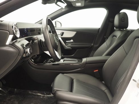 Used 2025 Mercedes-Benz CLA 250 image 31