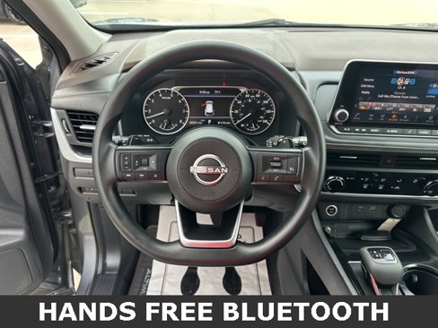 Used 2023 Nissan Rogue S image 5