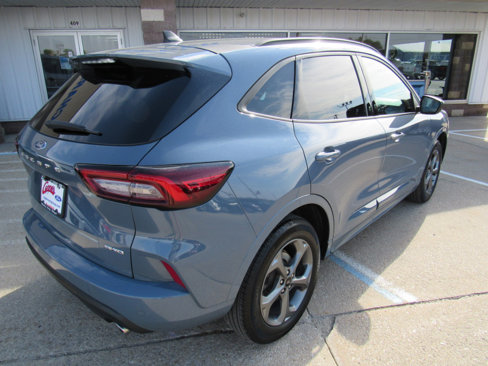 Used 2023 Ford Escape ST-Line w/ Tech Pack #1 image 5