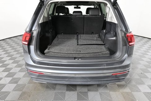 Used 2018 Volkswagen Tiguan SEL image 11