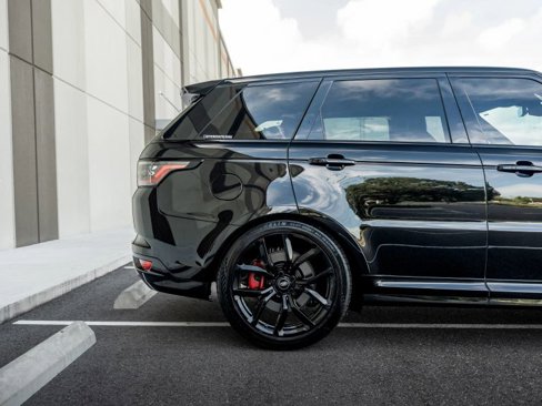 Used 2022 Land Rover Range Rover Sport SVR image 32