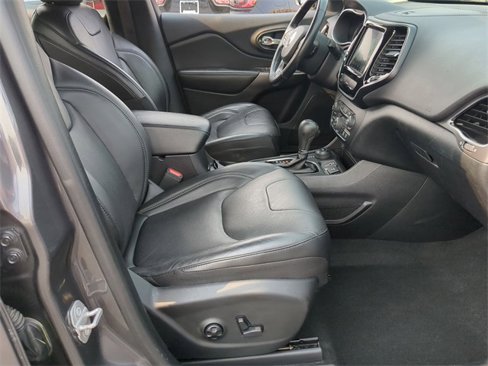 Used 2020 Jeep Cherokee Limited image 20