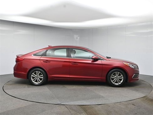 Used 2015 Hyundai Sonata SE image 6