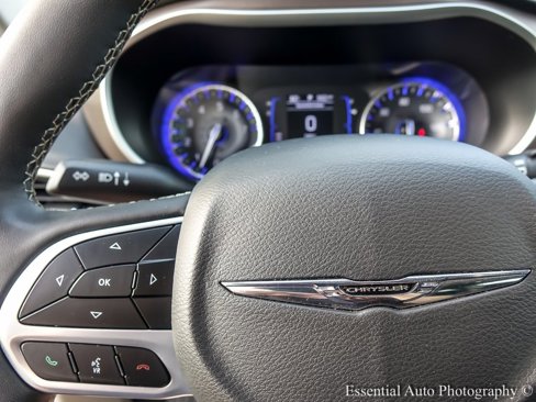 Used 2023 Chrysler Voyager LX image 19