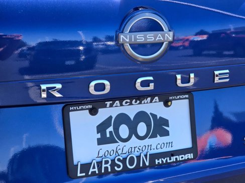Used 2023 Nissan Rogue SV image 14