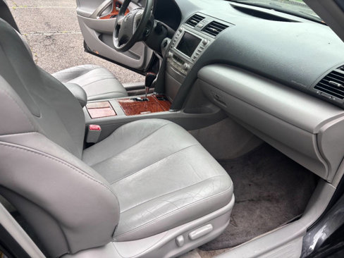 Used 2011 Toyota Camry XLE image 26