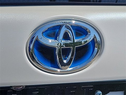 Used 2021 Toyota Prius LE image 32