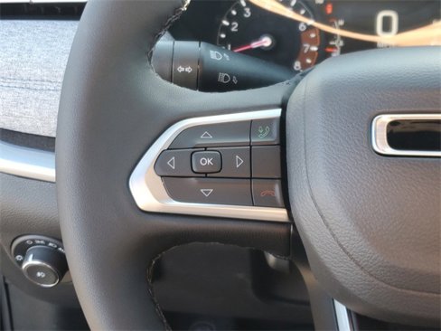 New 2025 Jeep Compass Latitude image 21