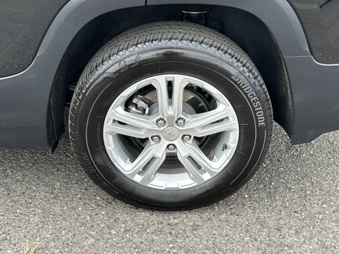 Certified 2024 GMC Terrain SLE image 25