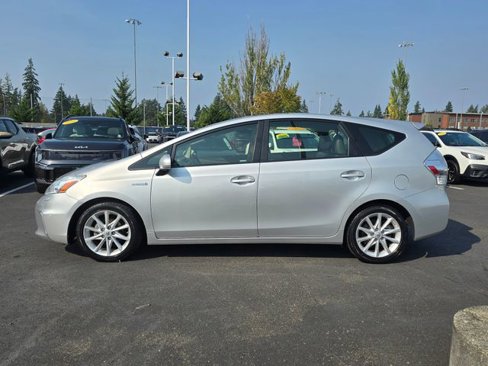 Used 2013 Toyota Prius V image 2