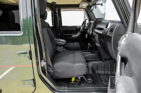 Used 2011 Jeep Wrangler Unlimited Rubicon w/ Dual Top Group image 33