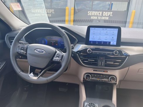 Used 2022 Ford Escape Titanium w/ Class II Trailer Tow Package image 14