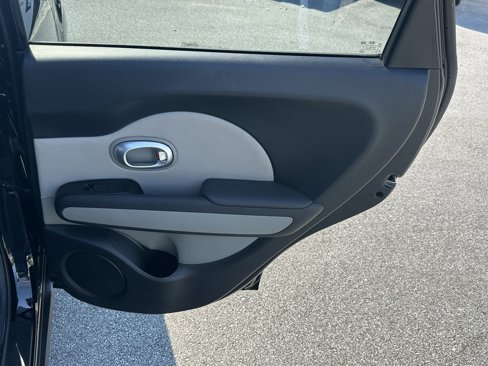 Used 2015 Kia Soul image 18