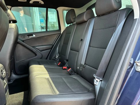 Used 2016 Volkswagen Tiguan SE image 12