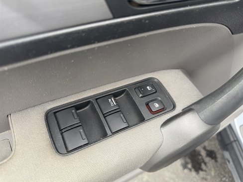 Used 2010 Honda CR-V LX image 7