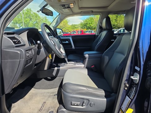 Used 2015 Toyota 4Runner SR5 image 12