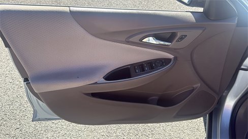Used 2017 Chevrolet Malibu LT image 14