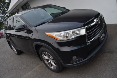 Used 2014 Toyota Highlander XLE image 10