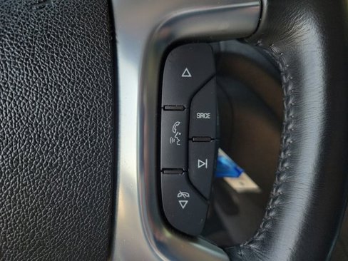 Used 2016 GMC Acadia SLE image 16