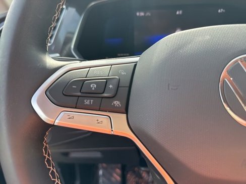 Certified 2022 Volkswagen Tiguan SE image 13