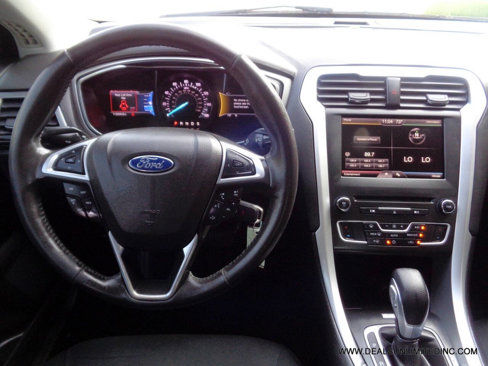 Used 2016 Ford Fusion SE image 10