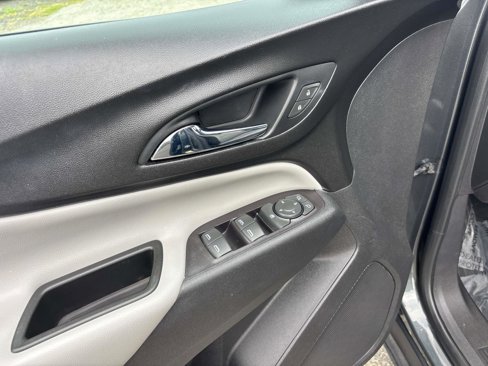 Used 2020 Chevrolet Equinox LS image 8